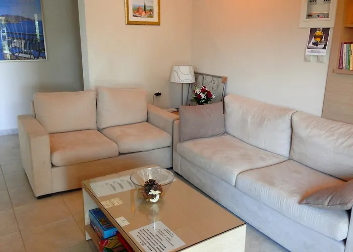 Gaia & Apartment Nea Plagia